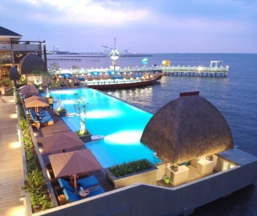 Putri Duyung Ancol Hotel Jakarta Exterior photo