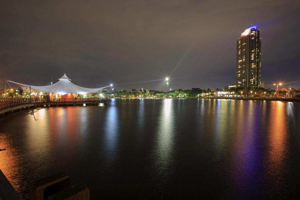 Putri Duyung Ancol Hotel Jakarta Exterior photo