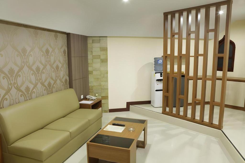 Putri Duyung Ancol Hotel Jakarta Exterior photo