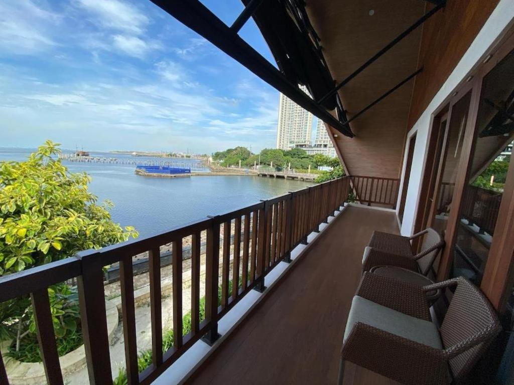 Putri Duyung Ancol Hotel Jakarta Exterior photo