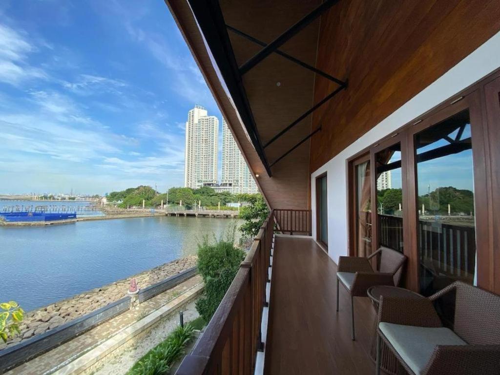 Putri Duyung Ancol Hotel Jakarta Exterior photo