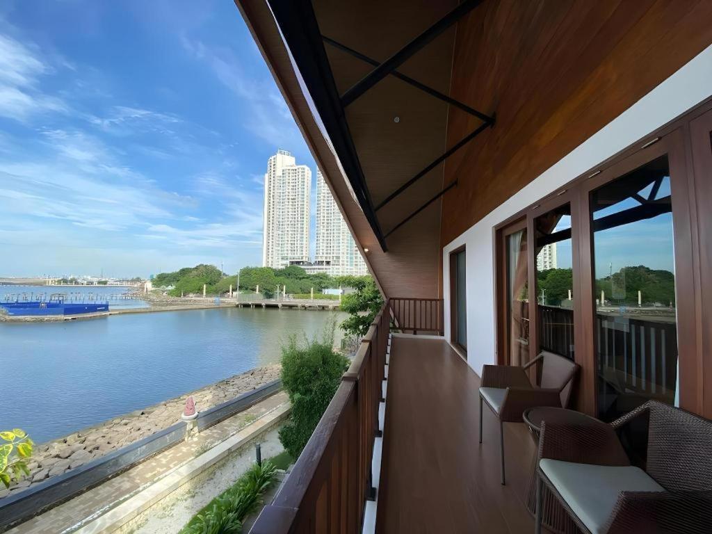 Putri Duyung Ancol Hotel Jakarta Exterior photo