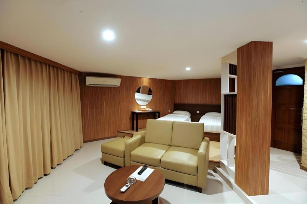 Putri Duyung Ancol Hotel Jakarta Exterior photo