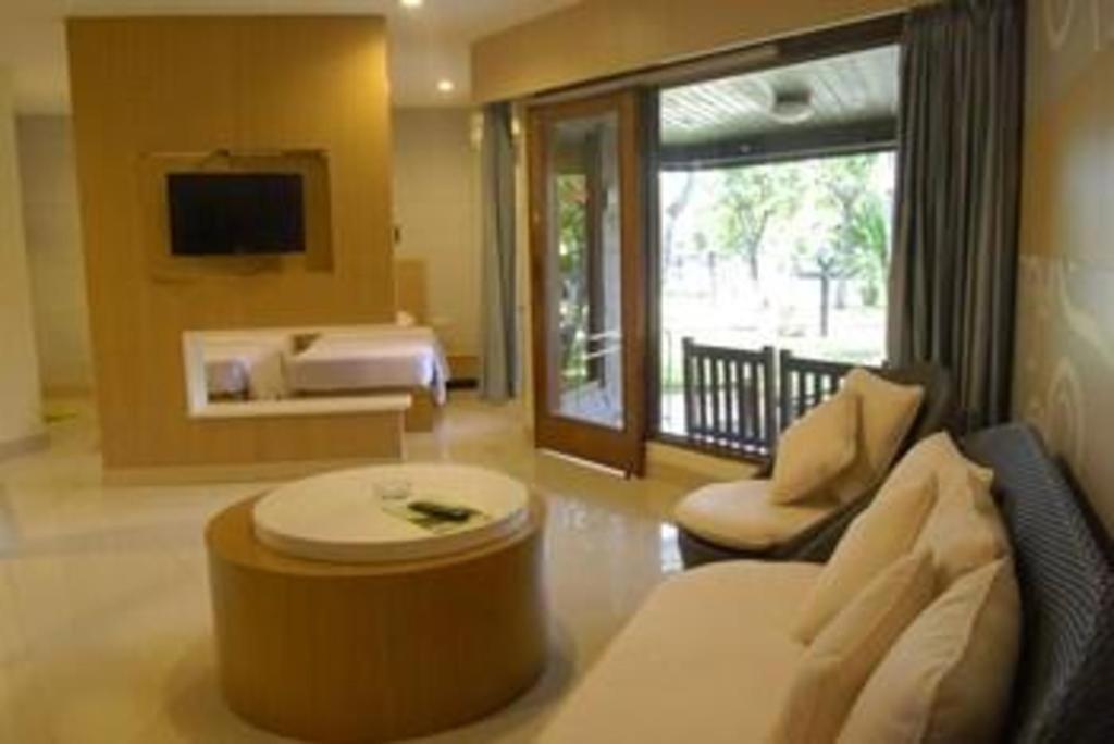 Putri Duyung Ancol Hotel Jakarta Exterior photo